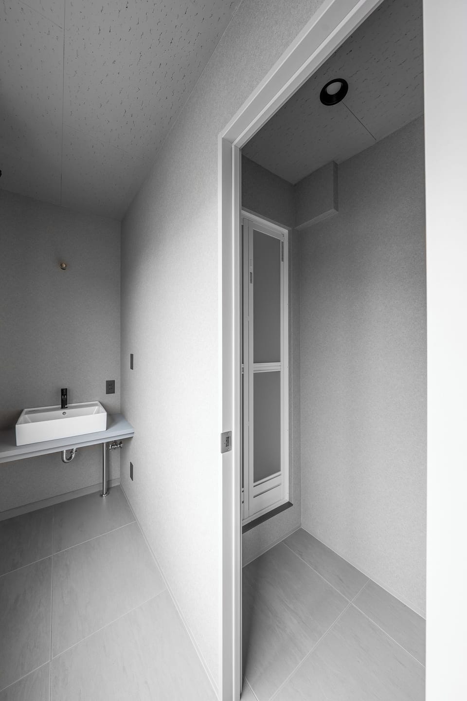 Shower, free toiletries, hair dryer, slippers