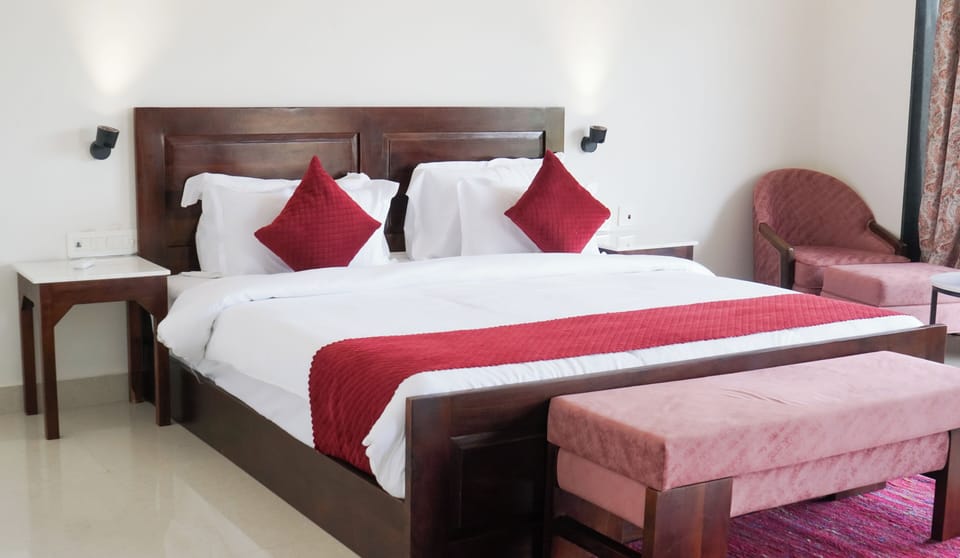 Luxury Triple Room, Balcony | In-room safe, iron/ironing board, WiFi (free)