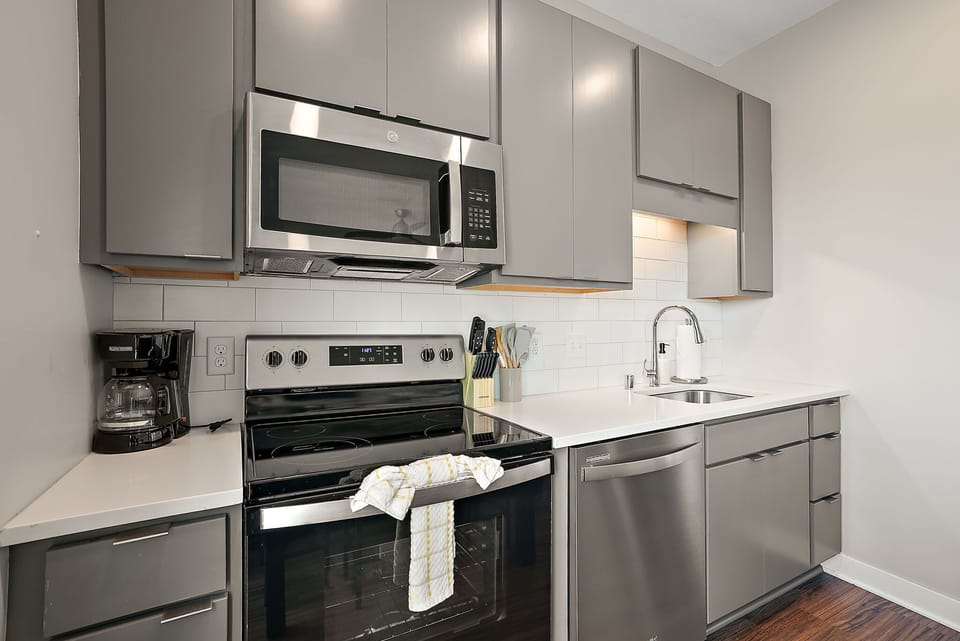 Studio | Private kitchen | Fridge, microwave, oven, stovetop