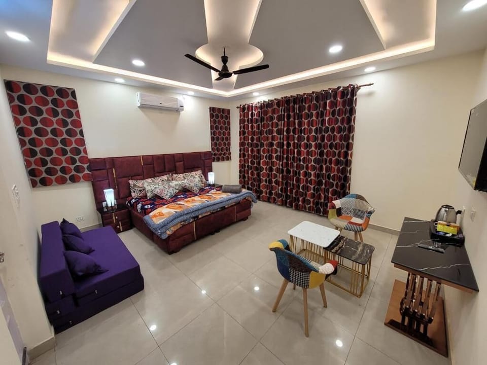 Soundproofing, iron/ironing board, free WiFi