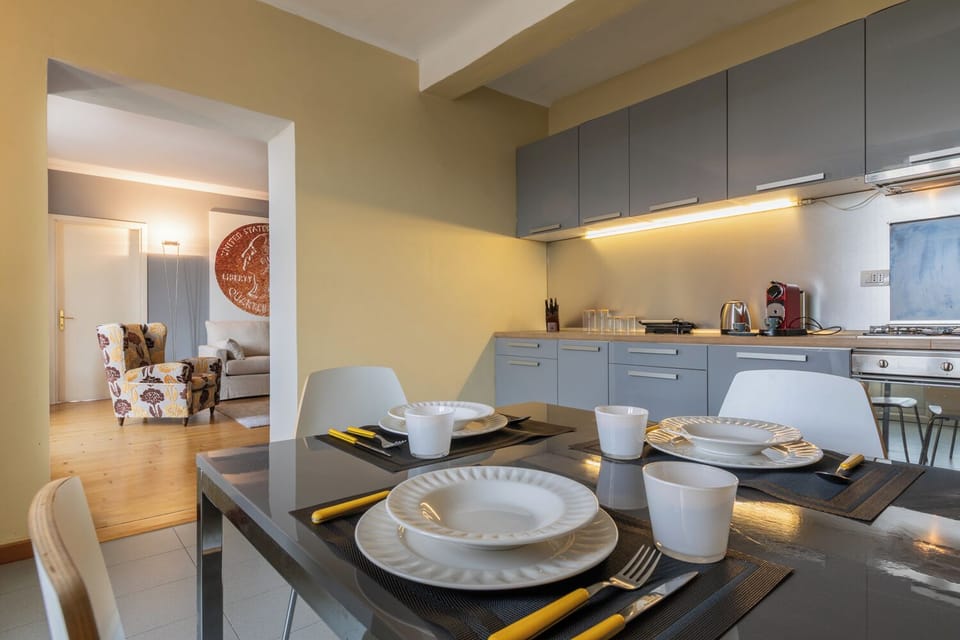 Apartment, 2 Bedrooms, City View | Dining room