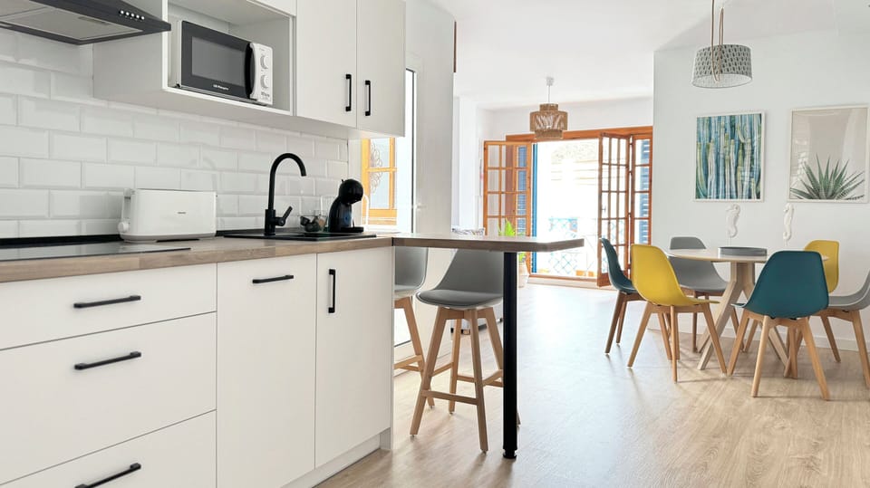 Standard Apartment, City View | Private kitchen | Full-size fridge, microwave, stovetop, dishwasher