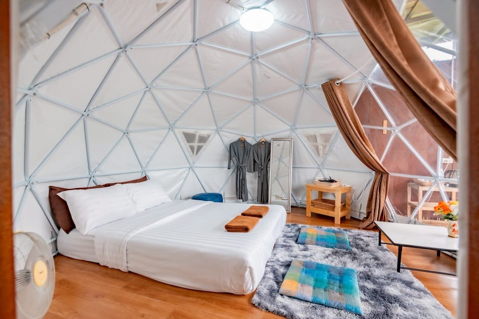 Deluxe Room | Bed sheets