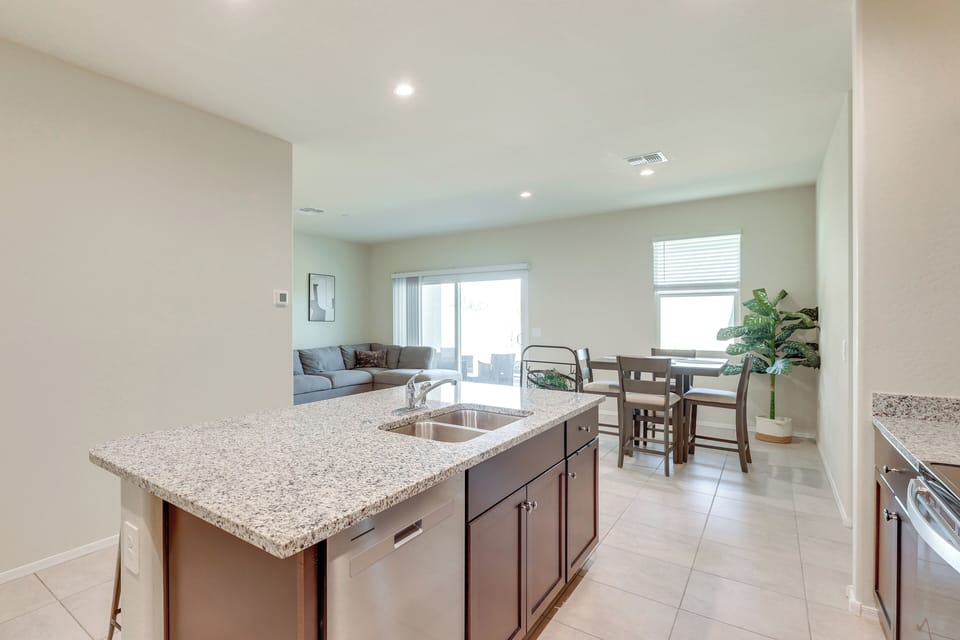 House (3 Bedrooms) | Interior