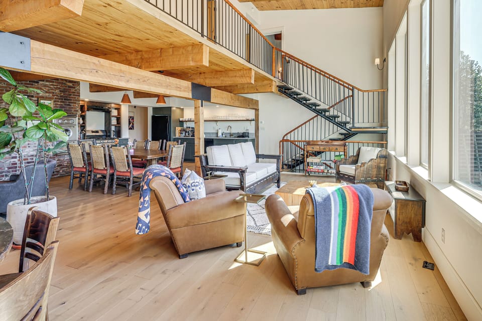 House (6 Bedrooms) | Interior