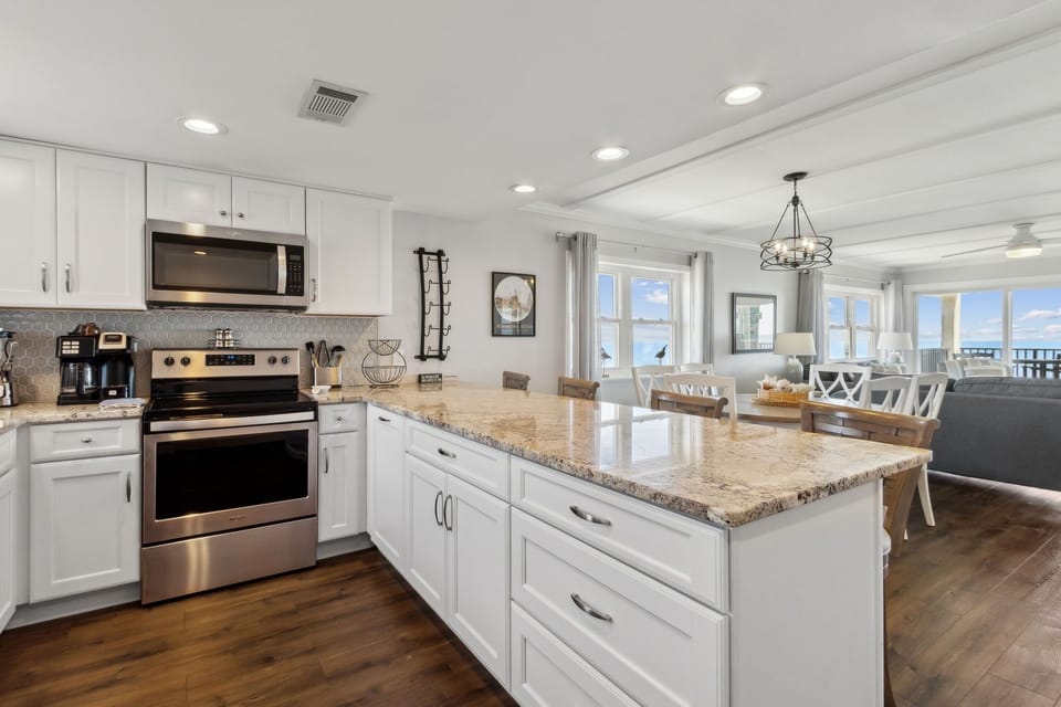 Condo, 2 Bedrooms | Private kitchen | Coffee/tea maker, fridge, oven
