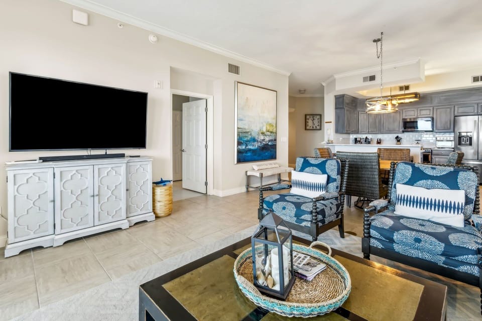 Condo, 3 Bedrooms | Living area | Smart TV