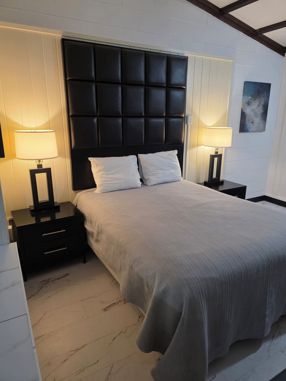 Comfort Single Room | Premium bedding, pillowtop beds, individually decorated