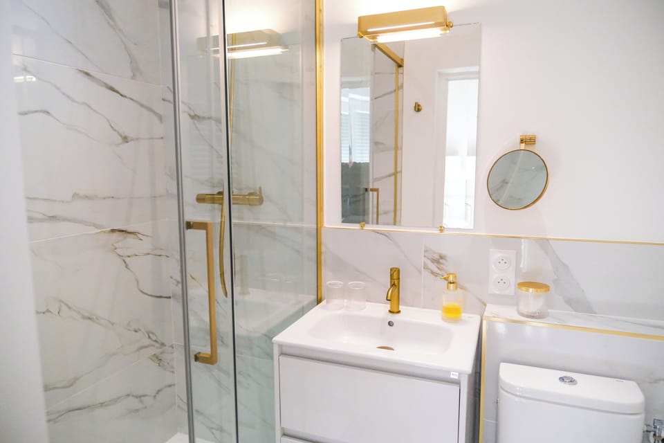 7 | Bathroom