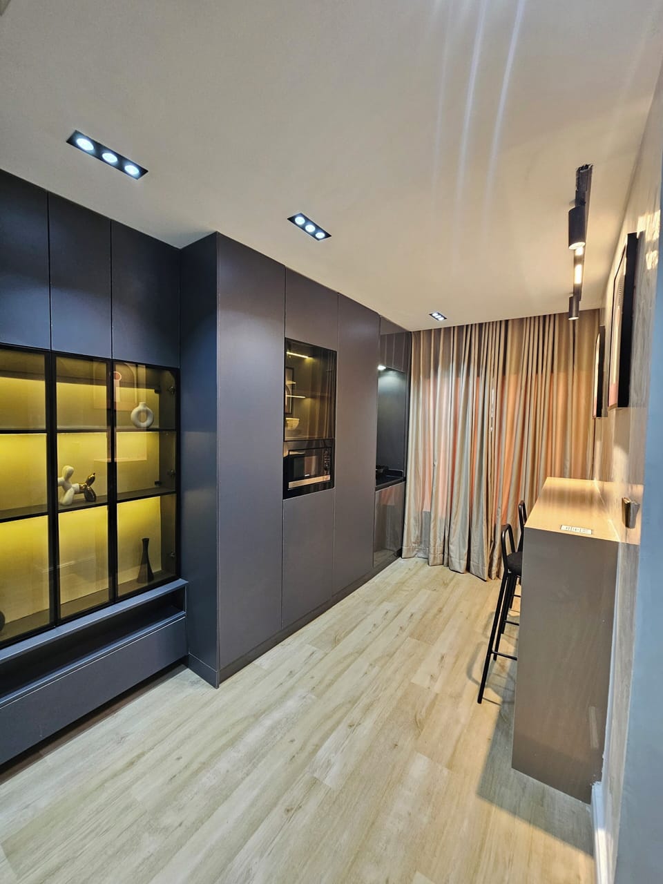 Luxury Apartment, 1 Bedroom, Non Smoking, City View | Private kitchen