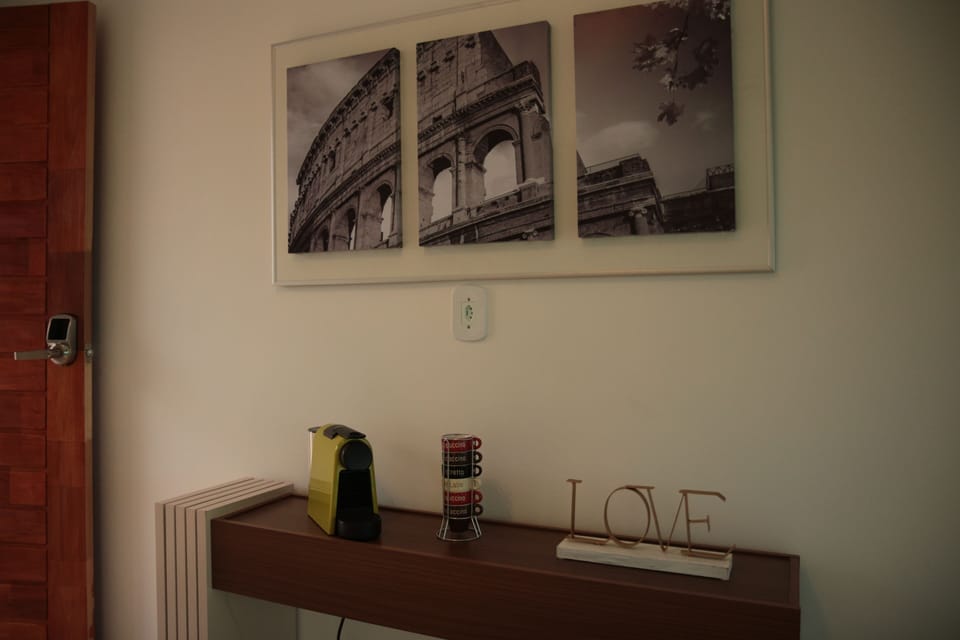 Desk, laptop workspace, soundproofing, free WiFi