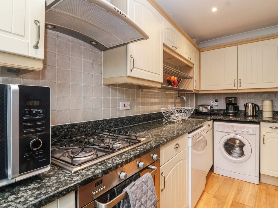 Dishwasher, cookware/dishes/utensils