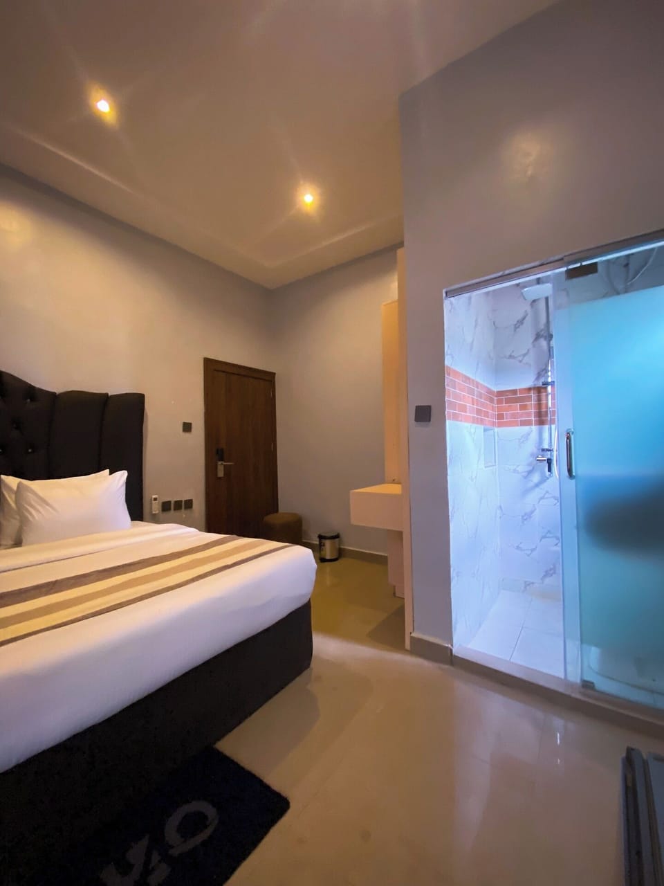 Deluxe Room, Balcony, City View | Desk, laptop workspace, blackout drapes, soundproofing