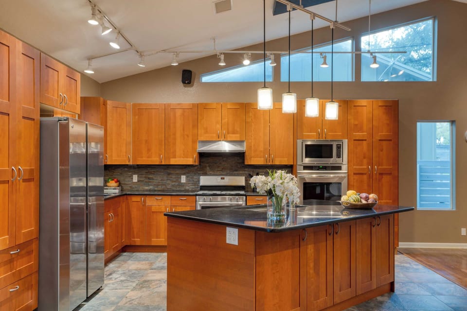 House (5 Bedrooms) | Interior