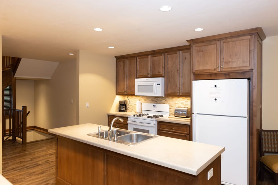5 Bedroom House - White Birch | Private kitchen | Fridge, microwave, coffee/tea maker, dining tables