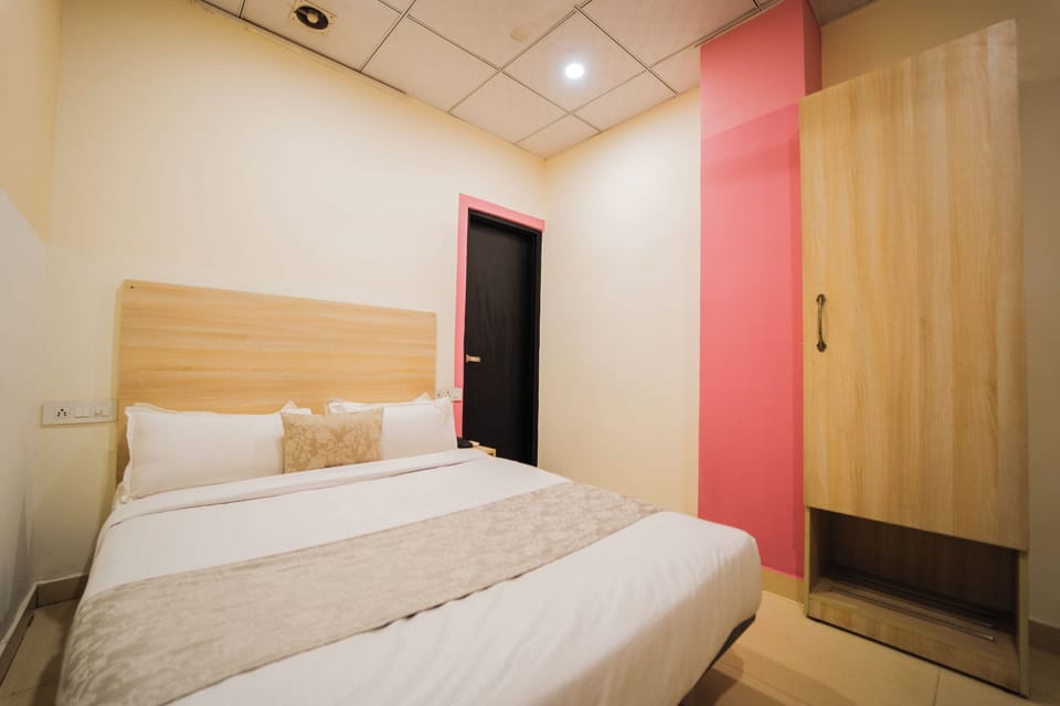 Standard Room | In-room safe, soundproofing, free WiFi, bed sheets