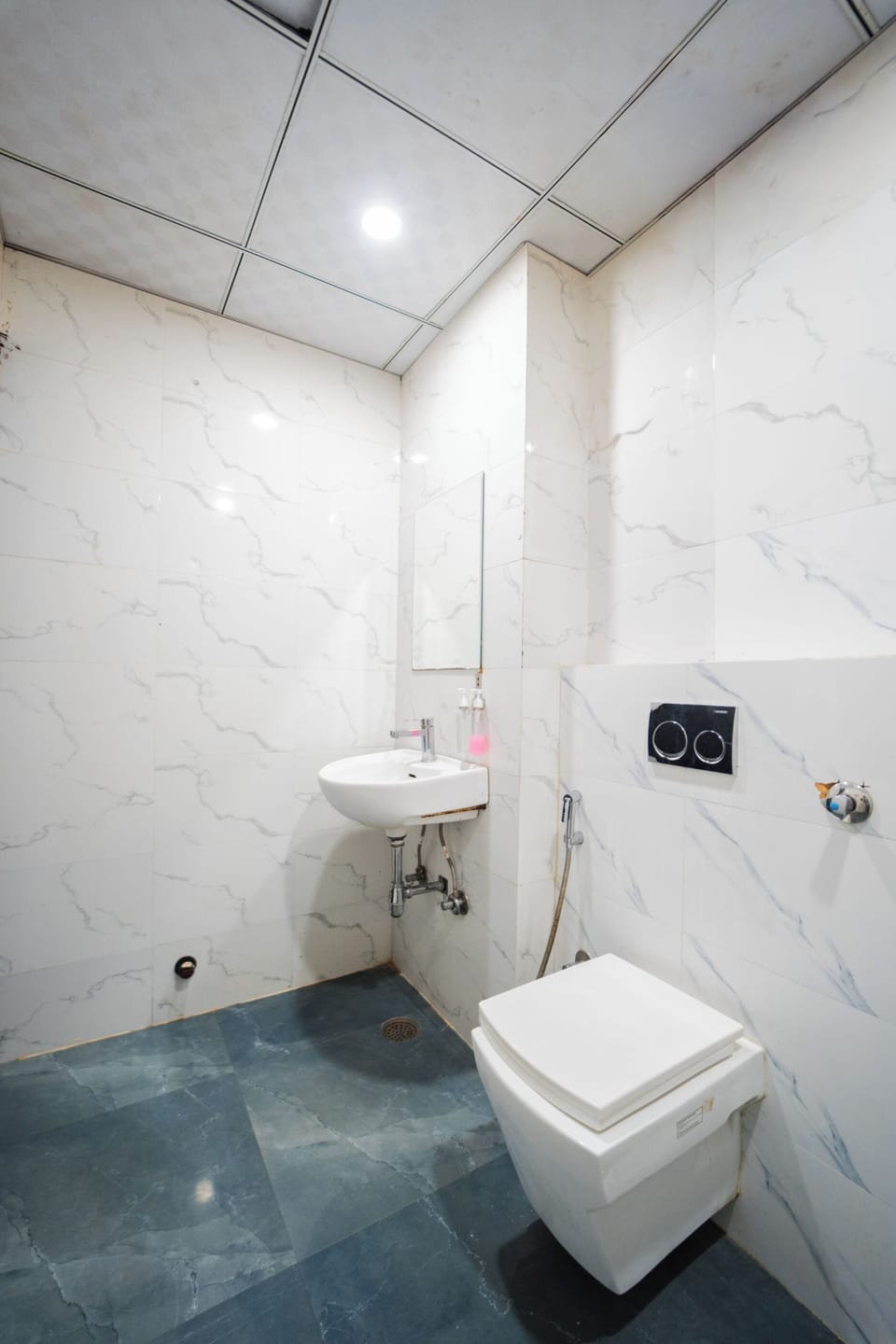 Standard Room | Bathroom | Shower, free toiletries, bidet, towels