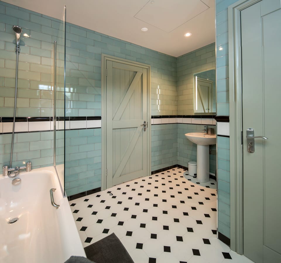 Quadruple Room, Ensuite | Bathroom | Hair dryer