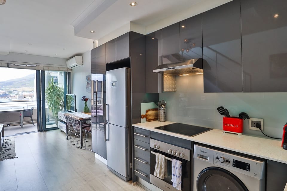 Classic Apartment, City View | Private kitchen