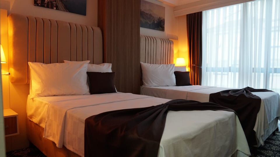 Twin Room, City View | Laptop workspace, soundproofing, WiFi (free)