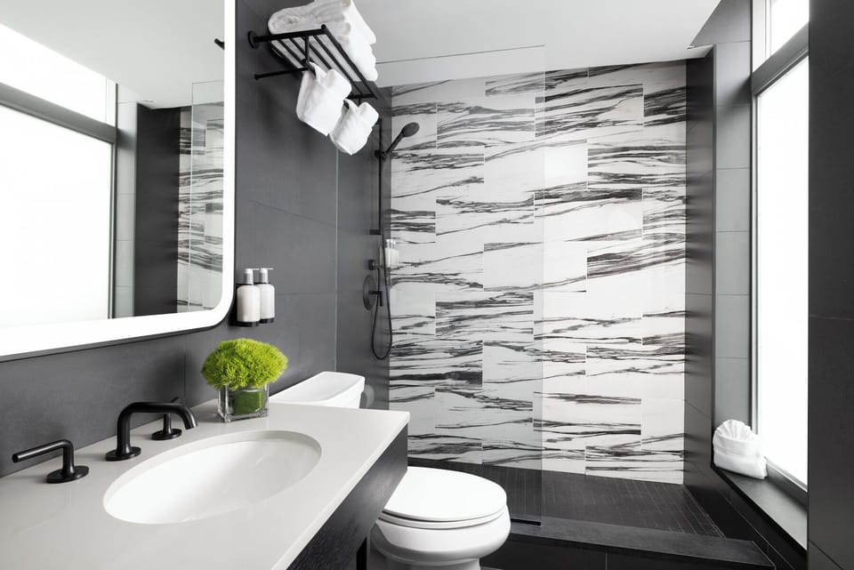 Penthouse (Suite) | Bathroom | Free toiletries, hair dryer, towels