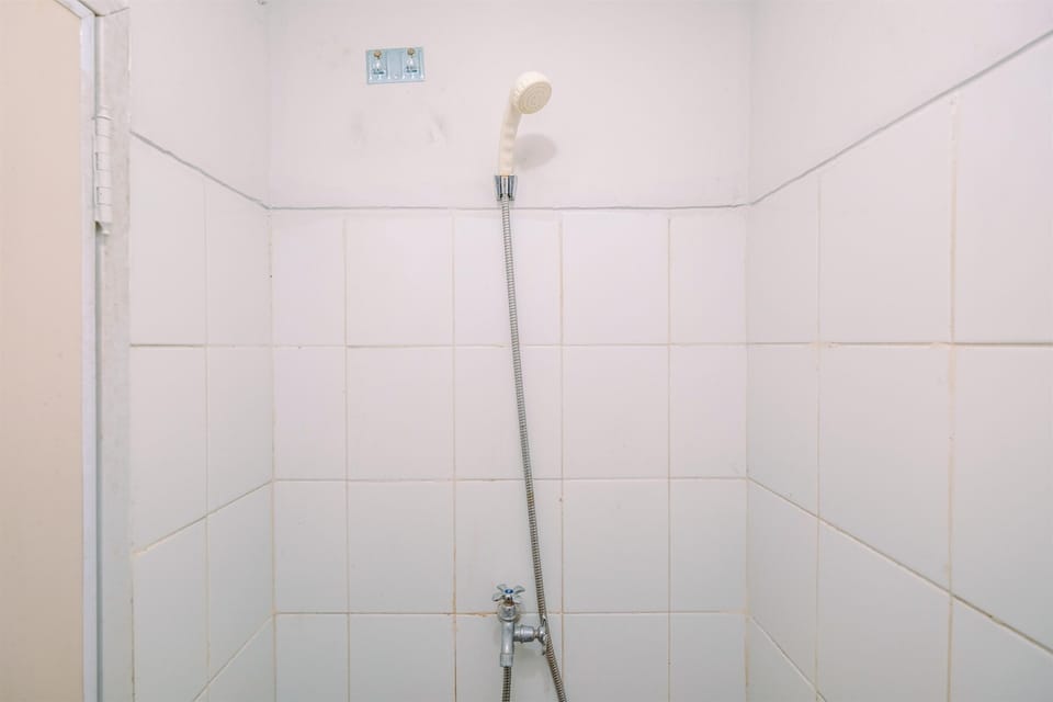 Standard Apartment | Bathroom