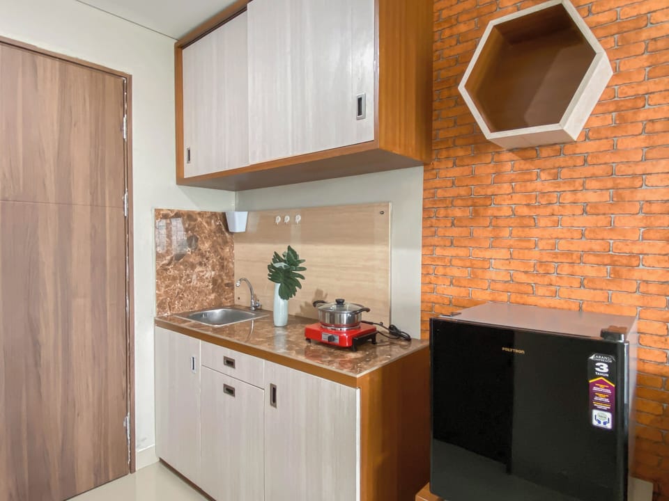 Standard Apartment | Private kitchen | Cookware/dishes/utensils