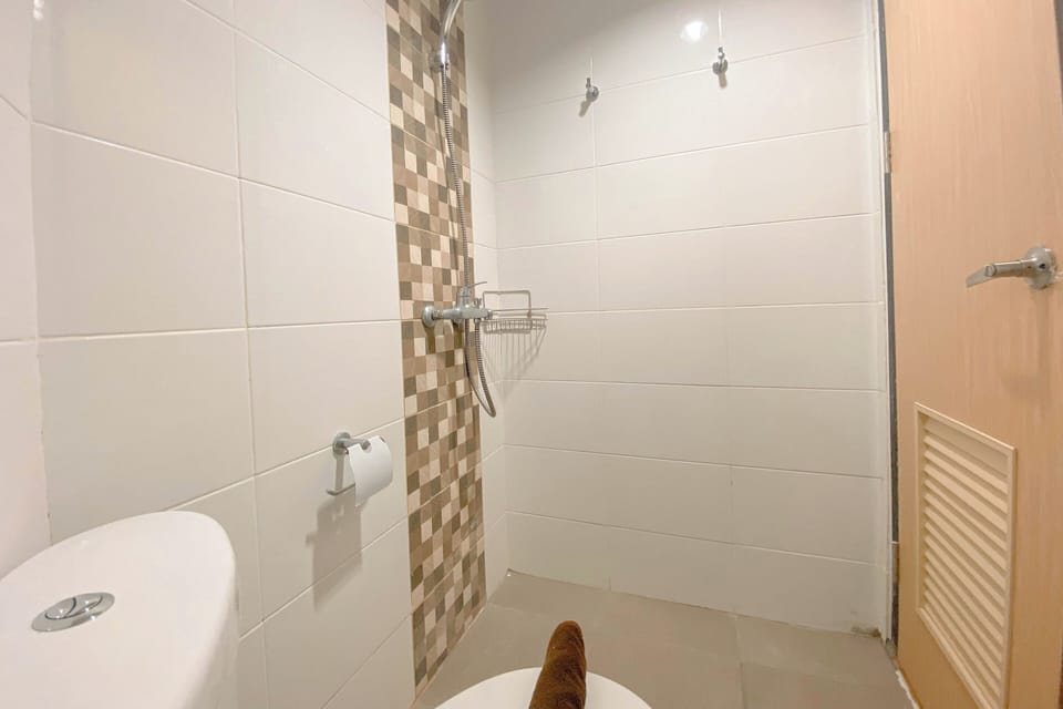 Standard Apartment | Bathroom