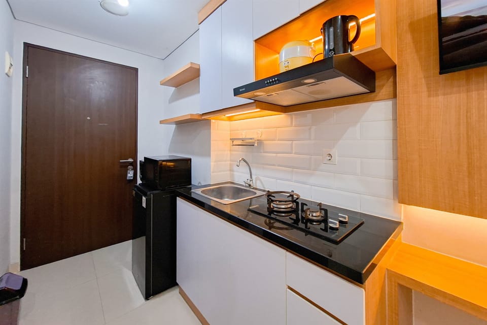 Standard Apartment | Private kitchen | Cookware/dishes/utensils