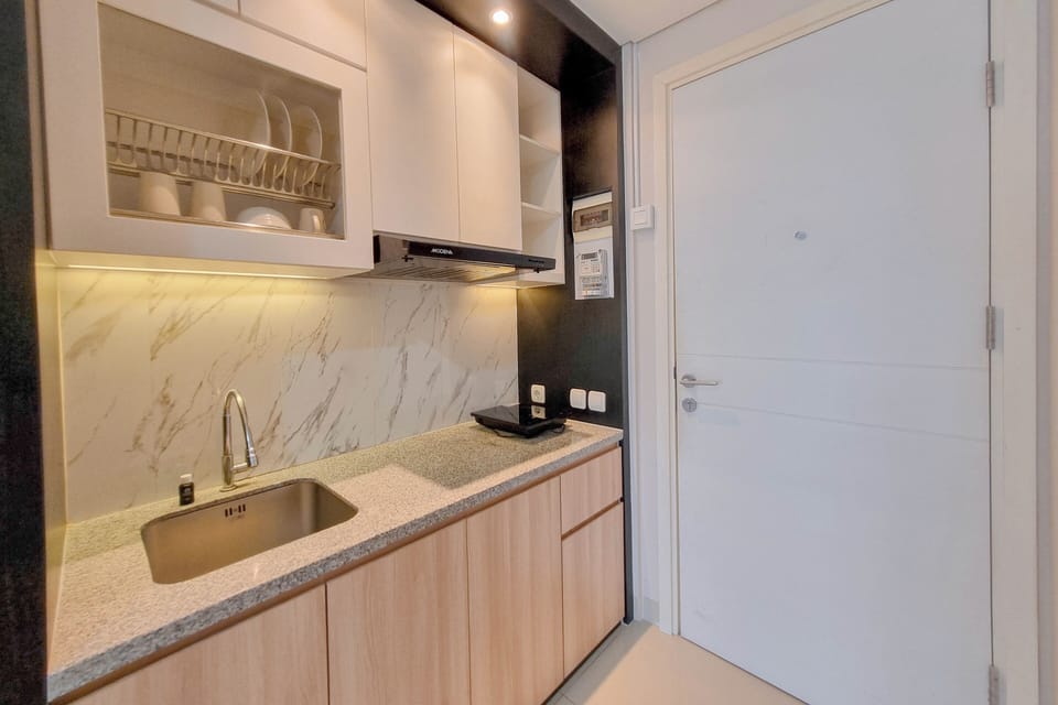 Standard Apartment | Private kitchen | Cookware/dishes/utensils