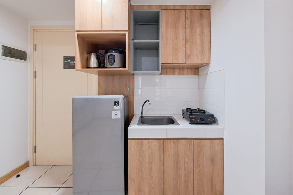 Apartment | Private kitchen | Fridge, stovetop, electric kettle, cookware/dishes/utensils
