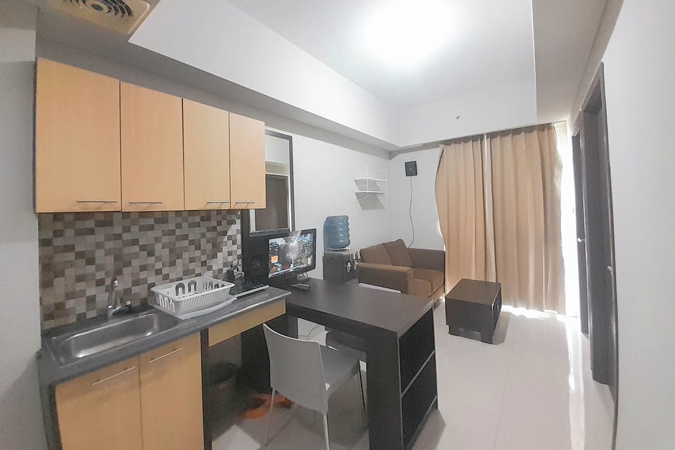Apartment | Private kitchen | Fridge, stovetop, cookware/dishes/utensils