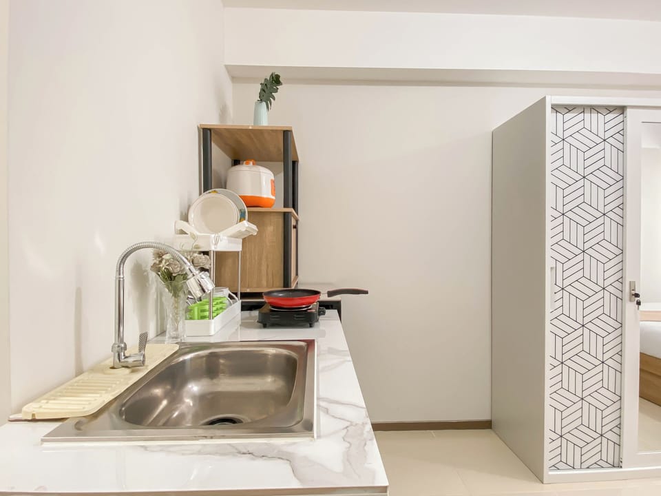 Fridge, stovetop, cookware/dishes/utensils