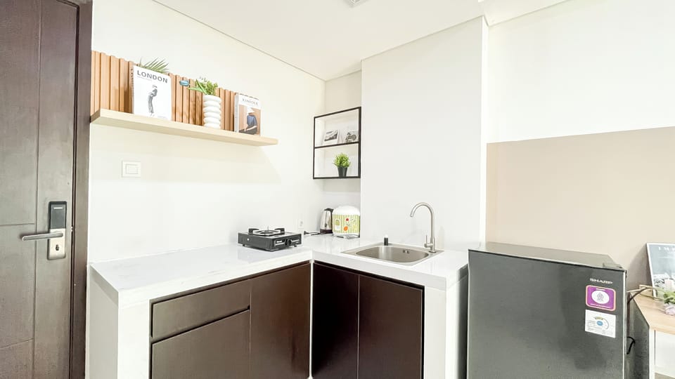 Apartment | Private kitchen | Fridge, stovetop, cookware/dishes/utensils