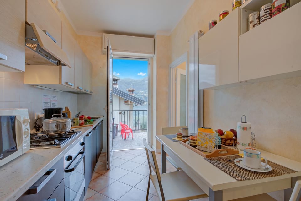 Standard Apartment, 2 Bedrooms, Microwave, Beachside (Ambra lakeside retreat&view / Terrace) | Private kitchen