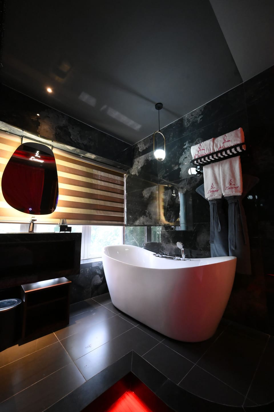 Premium Room, 1 Queen Bed, Balcony, Park View | Bathroom | Bathrobes, slippers