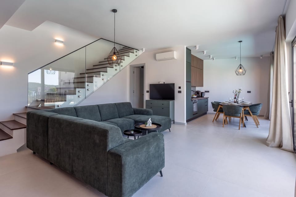 Family Villa, 3 Bedrooms, Balcony (Palm Villa Yana with Pool) | Interior