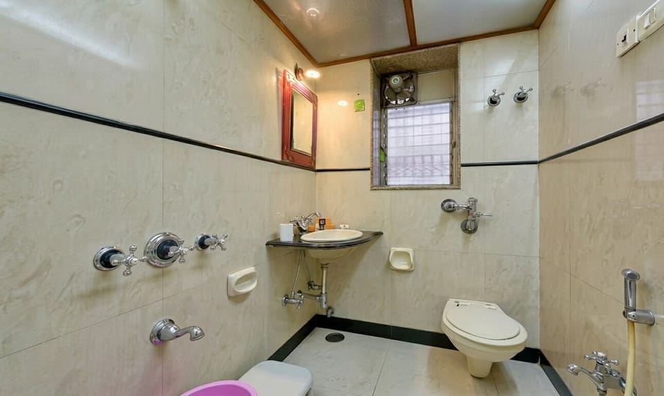 Deluxe Room | Bathroom