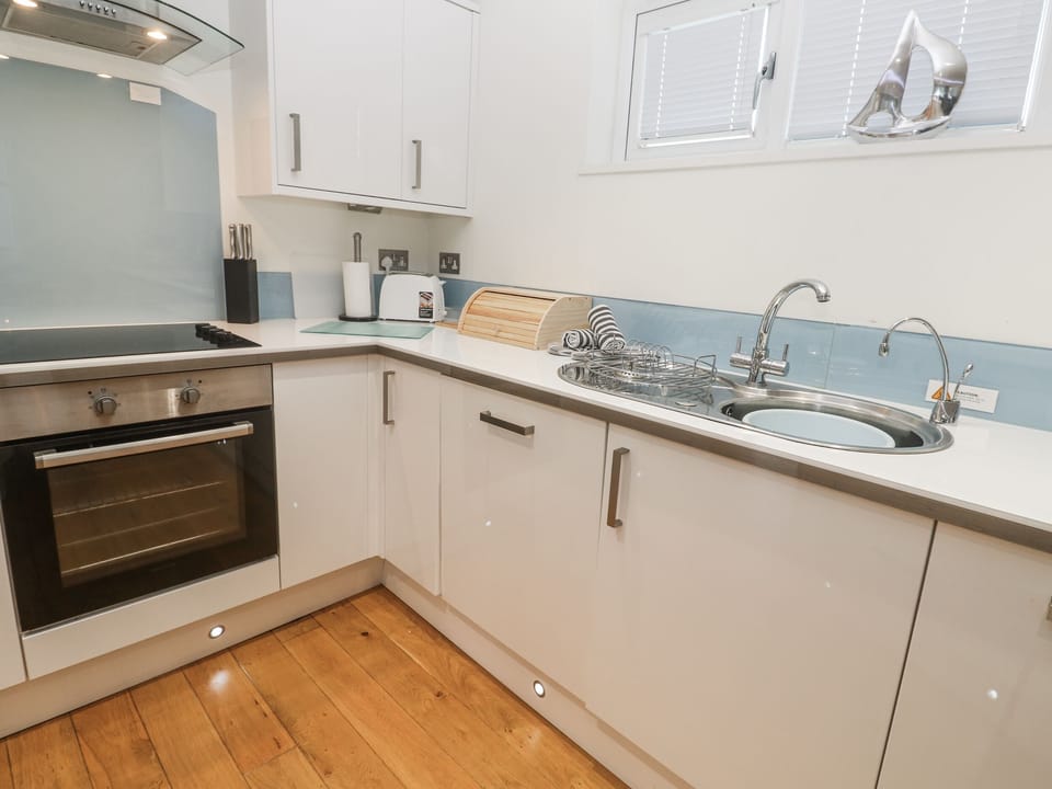 Microwave, dishwasher, toaster, cookware/dishes/utensils