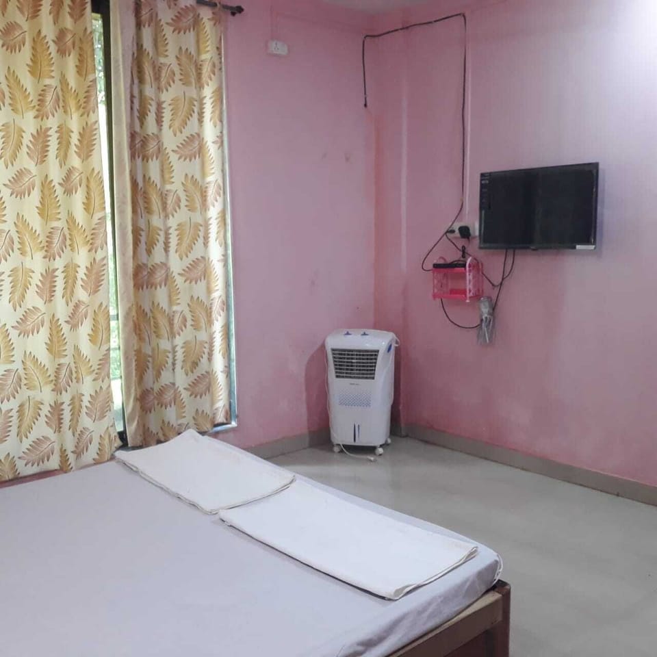 Standard Room | Rollaway beds, free WiFi, bed sheets