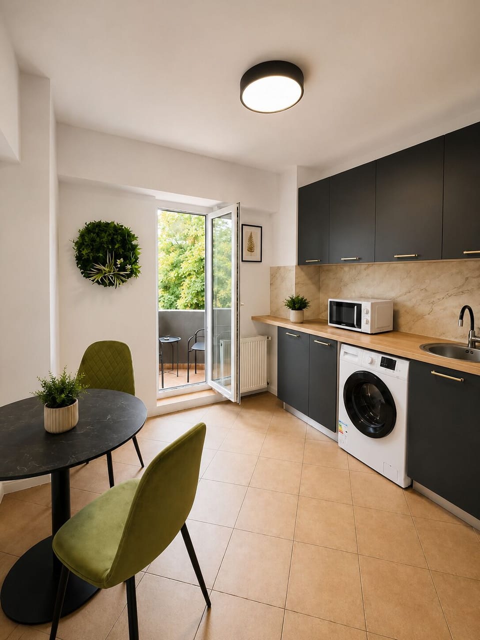 Studio, Balcony, Courtyard View | Private kitchen | Mini-fridge, microwave, electric kettle