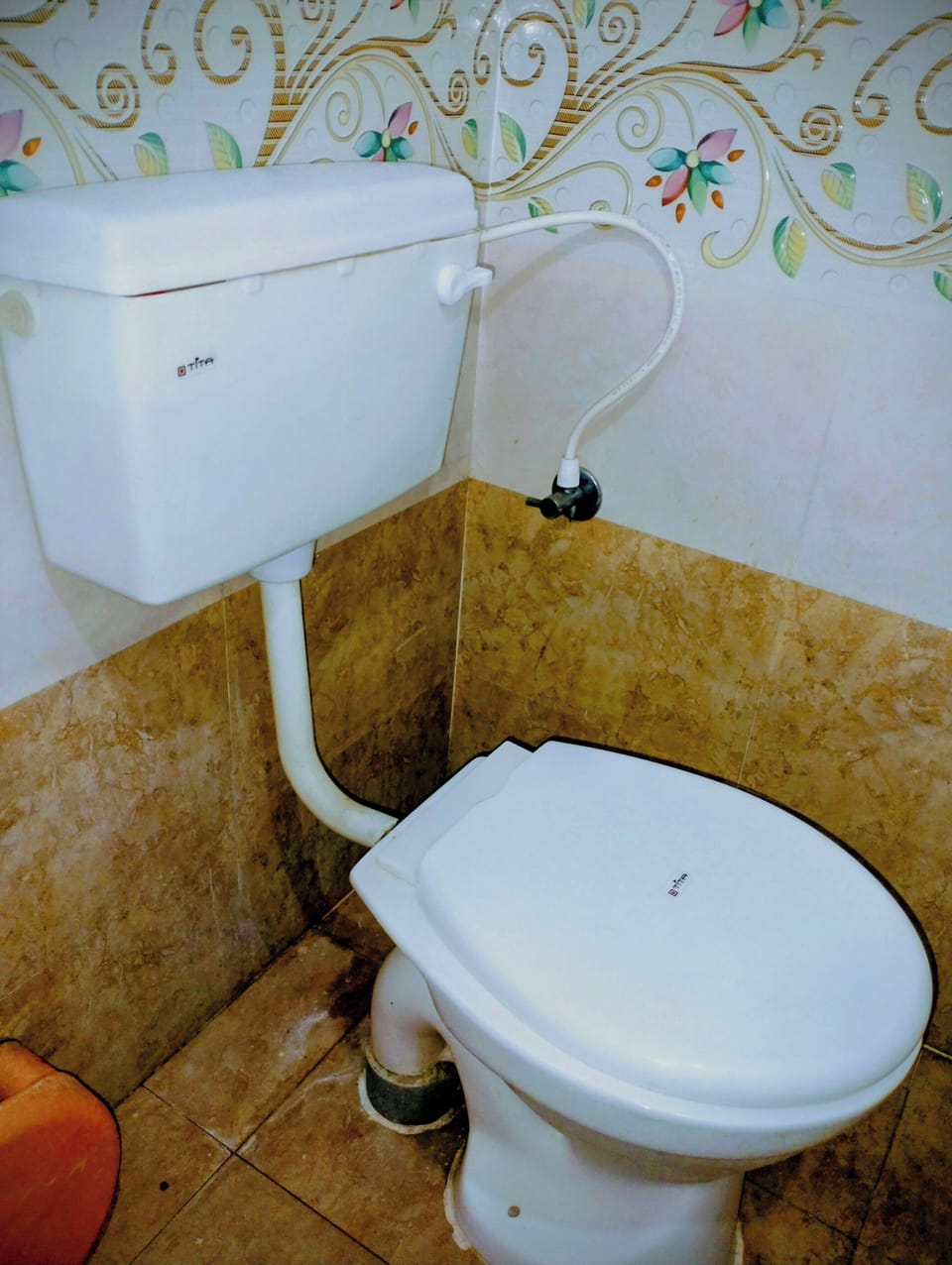 Classic Room, Balcony | Bathroom | Combined shower/tub, free toiletries, hair dryer, bathrobes