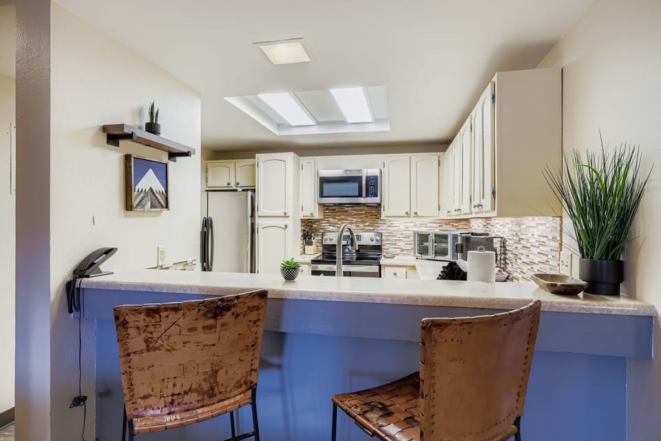 Condo, 1 Bedroom | Private kitchen | Coffee/tea maker, fridge, oven, toaster