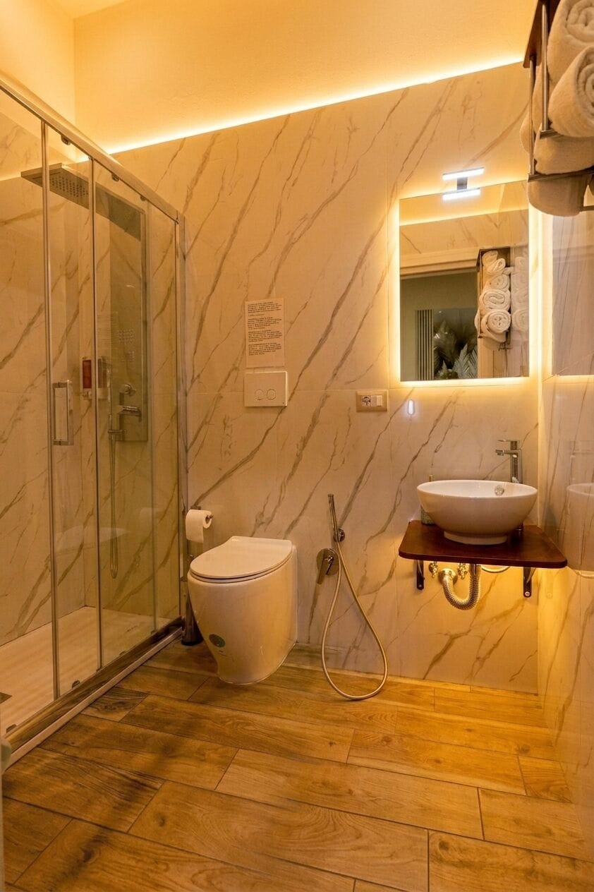 Hydromassage showerhead, hair dryer, bidet