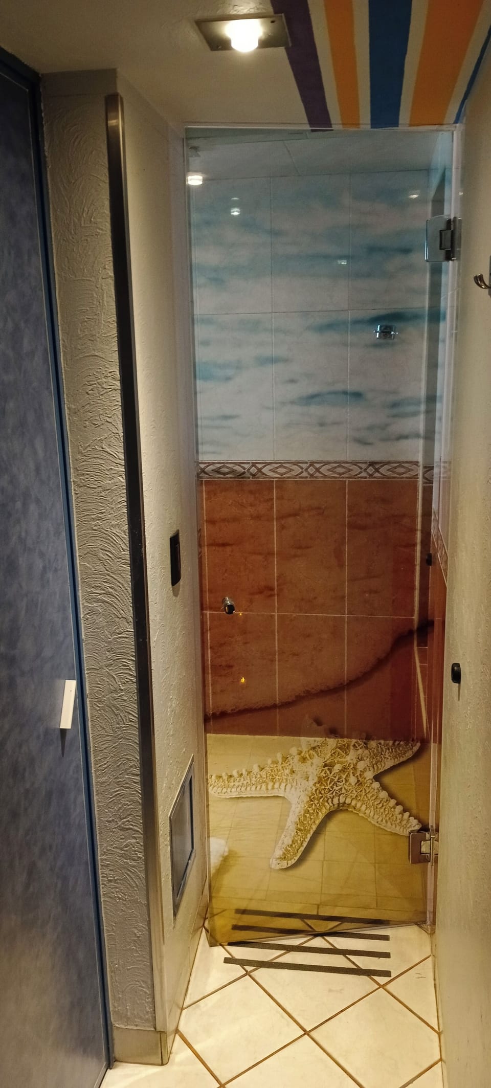 Standard Double Room | Bathroom | Shower, towels, soap, shampoo