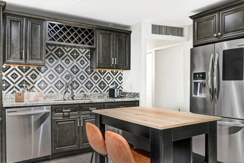 House, Multiple Beds, Pool Access, Garden View (Beatrice Mini-Resort Scottsdale) | Private kitchen