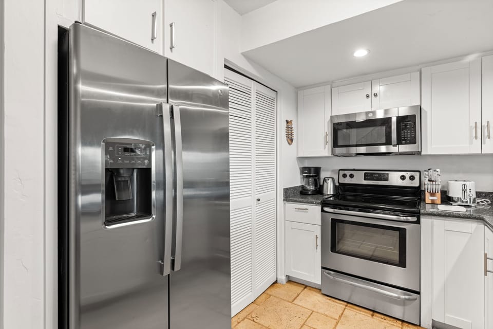 Condo, 3 Bedrooms, Ocean View | Private kitchen