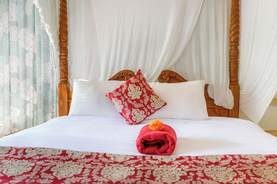 Superior Double Room | Desk, WiFi (free), bed sheets