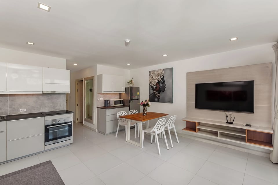 Standard Condo, Balcony, Sea View | Private kitchen | Electric kettle, toaster