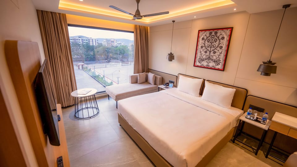 Tropical Suite | In-room safe, soundproofing, free WiFi